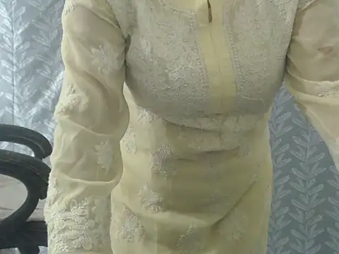 Watch cute-priy live on EroticFlix - High definition streams