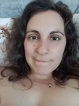 sheladiass (F milf) - Finger in pussy