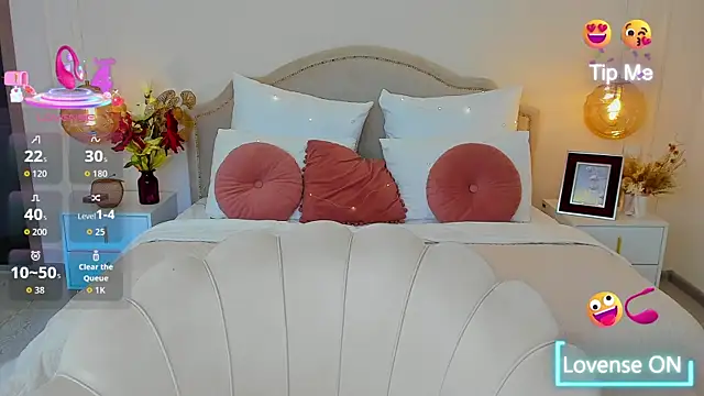 MissLoou webcam