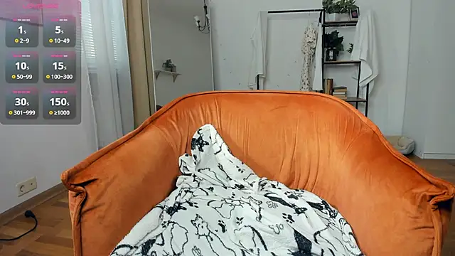 faabinaa (F teen) - put a toy right INSIDE my pussy