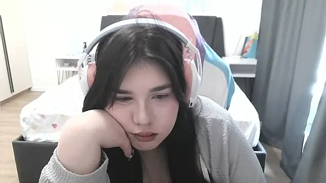 LunarMia webcam