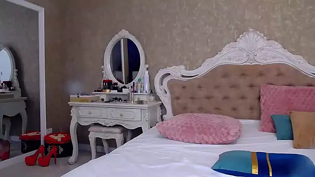 Watch NataliaRed live on EroticFlix - High definition streams