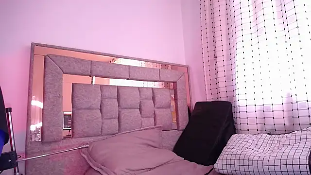 Watch salomecastro_ live on EroticFlix - High definition streams