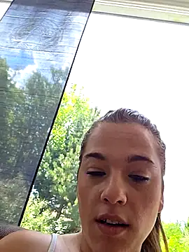 Luna_Lynn webcam