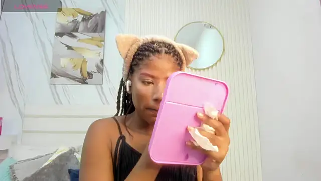 Afro_Luna webcam