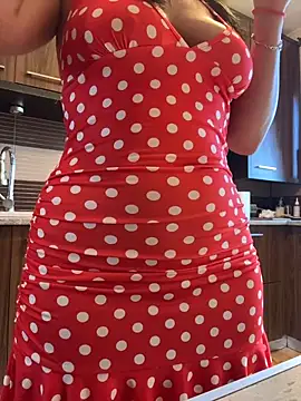 Hotmomcheckk_ webcam