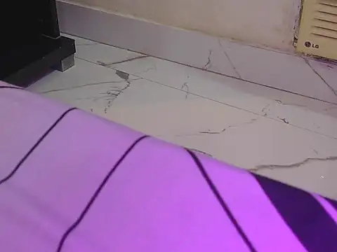 sugar_mommy98 (F young) - YOUR MOMMY IS HUNGRY