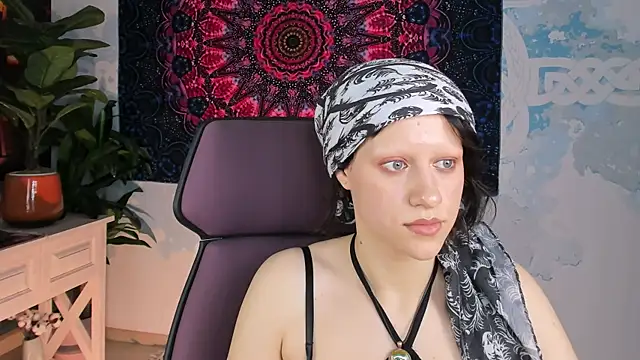 Watch LidaDarknet live on EroticFlix - High definition streams