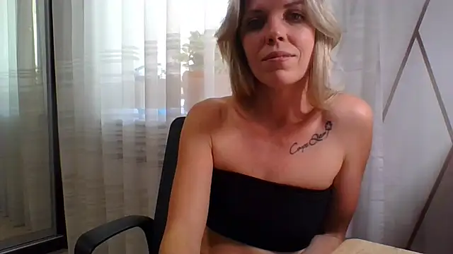 VelvetLove287 webcam