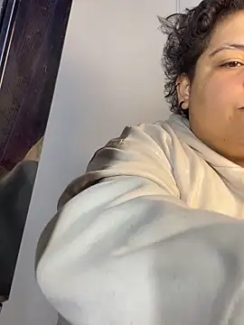 Hailey_Curvy live cam