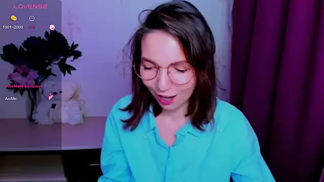 KindHazelHere_ webcam