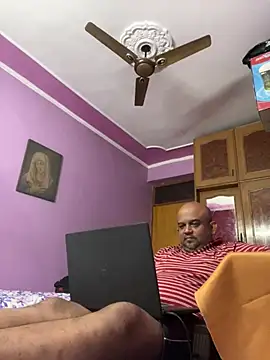 Dick_6inches_Delhi webcam