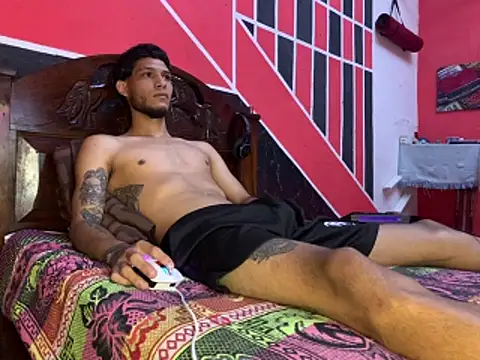 tanned_boy webcam