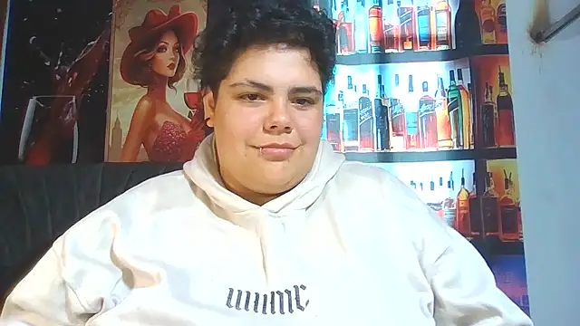Hailey_Curvy live cam