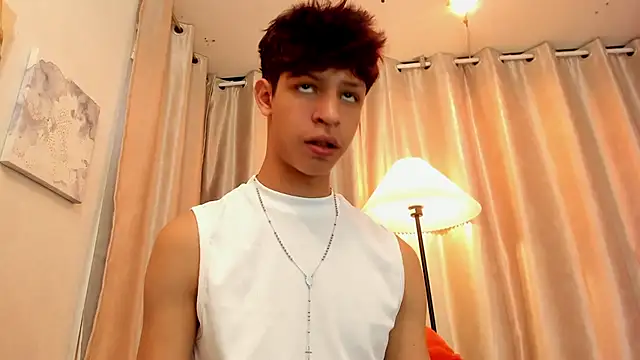 Ethan_qop webcam