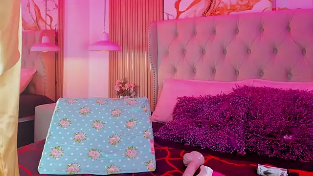Violetaruizz live cam