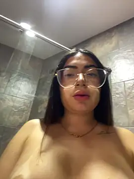 Mia_222 webcam