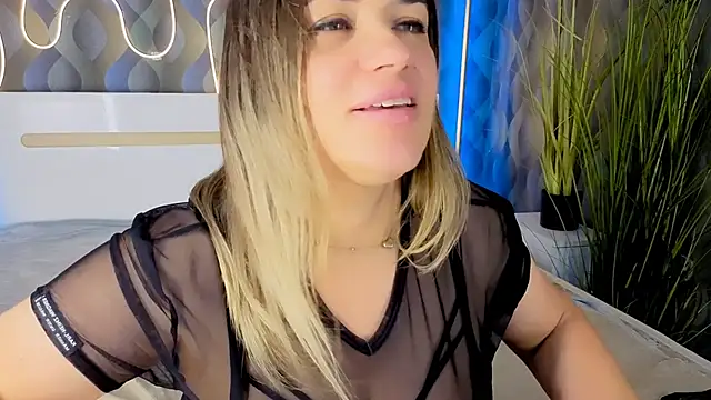 JuicyMillena webcam