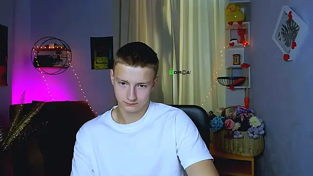 noah_nero webcam