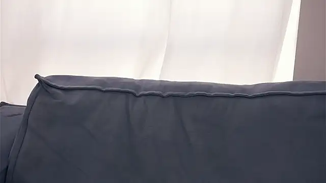 KaroleDiflorio live cam on StripChat