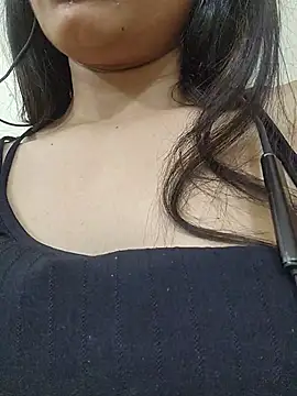 CuteSarikaLIVE webcam