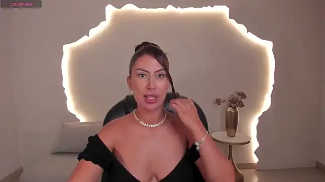 ArianaDumont webcam