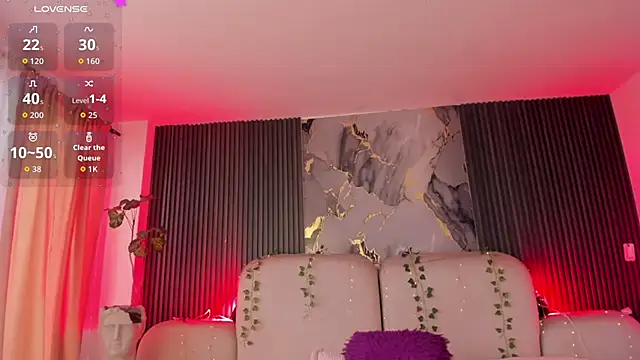 carolinefyre's live room