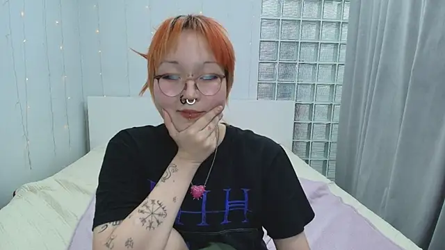 Cute__Kiko webcam