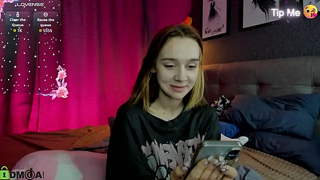 Watch Lesi_Moonie01 live on EroticFlix - High definition streams