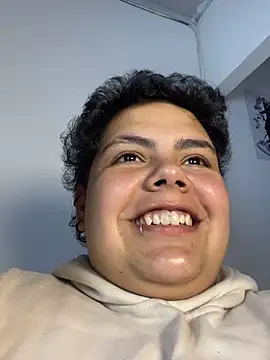 Hailey_Curvy webcam