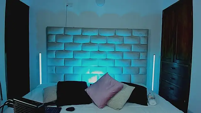 HollyGrey_ webcam