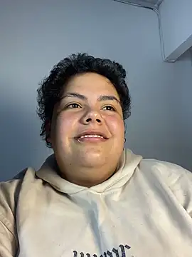 Hailey_Curvy webcam