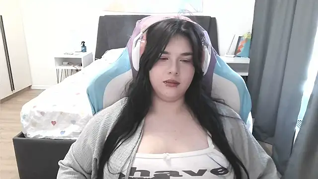 LunarMia webcam