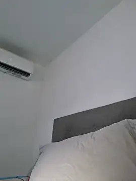 VelvetCurls webcam