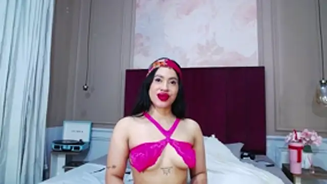 Watch GiaTegel live on EroticFlix - High definition streams