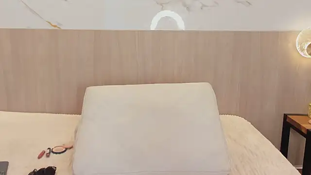 Watch victoria_hokings live on EroticFlix - High definition streams