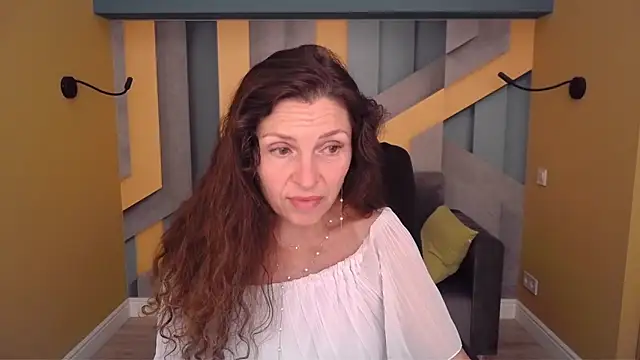 EllaLong webcam