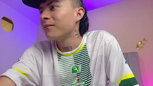 Nascary_Fox webcam