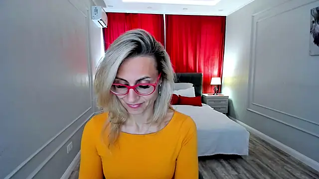 MuseOfStage live cam on StripChat