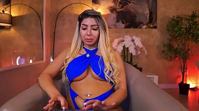 LucyyRosse webcam