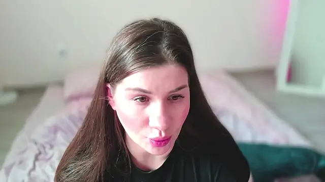 JuicyHelenX webcam