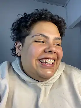 Hailey_Curvy webcam