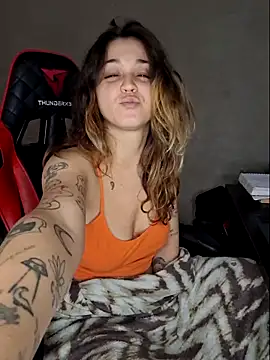 luuhcat09 webcam