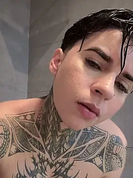 AliceShazaham_ webcam