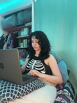 Nina-Chick777 webcam