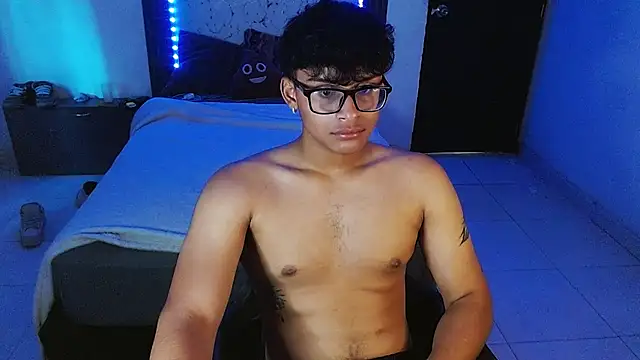 Mr_yisuzz webcam