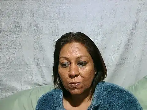 IndianSexyMilf69 webcam