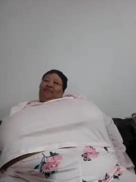 nancy111 (F milf) - Make me squit and cum on my toy