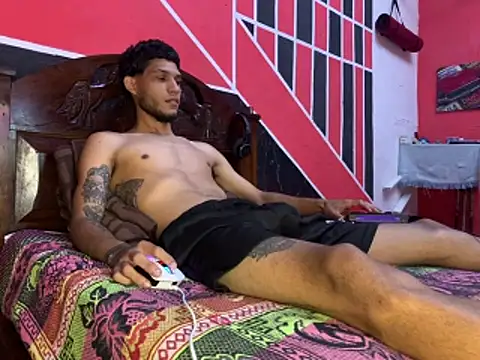 tanned_boy live cam on StripChat