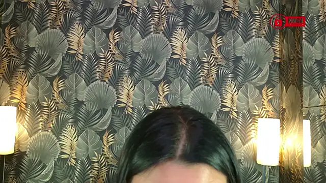MadyMoan webcam